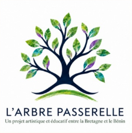 Logo L’Arbre Passerelle : un arbre aux feuilles colorées reliant Bretagne et Bénin